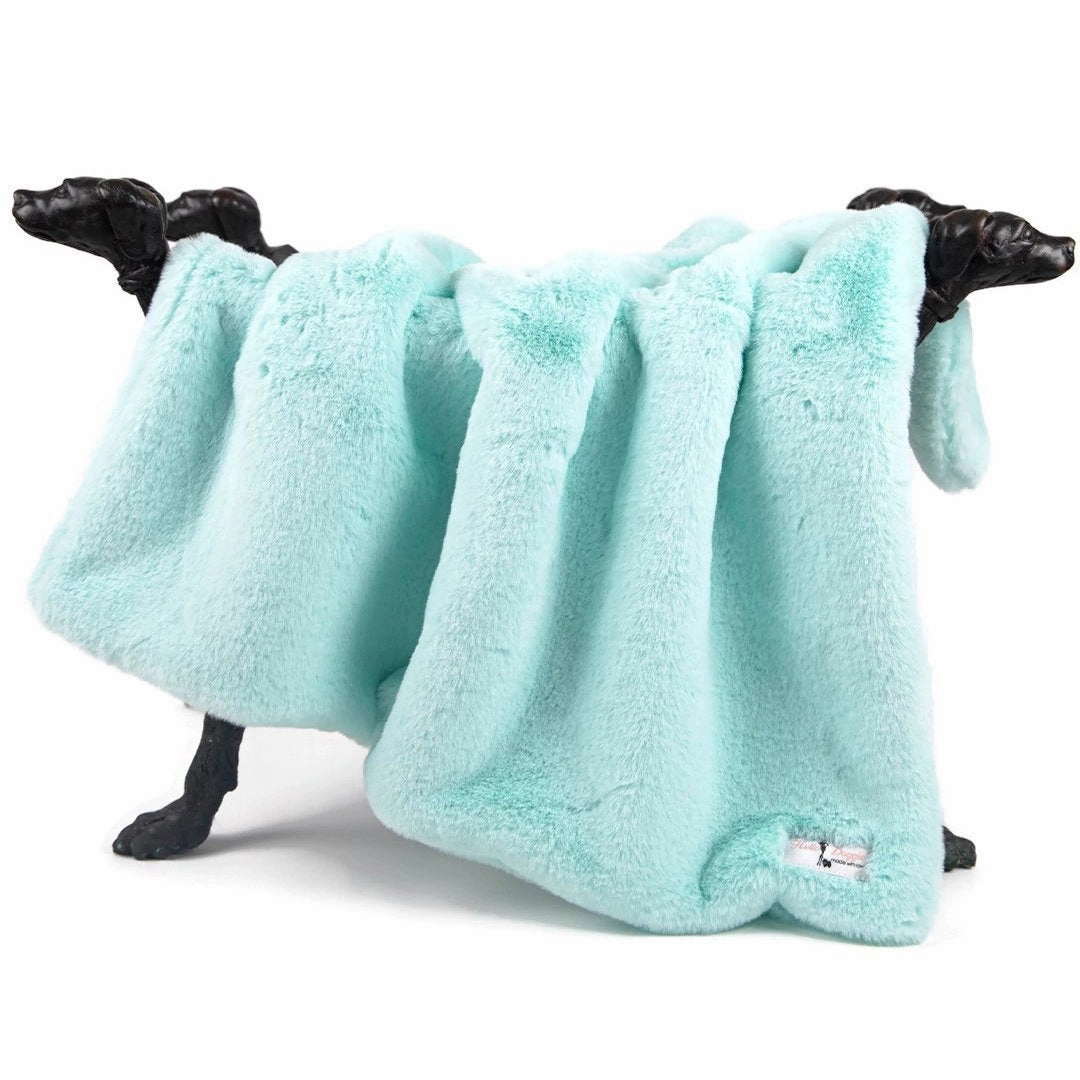 Divine Plus Dog Blanket Ice