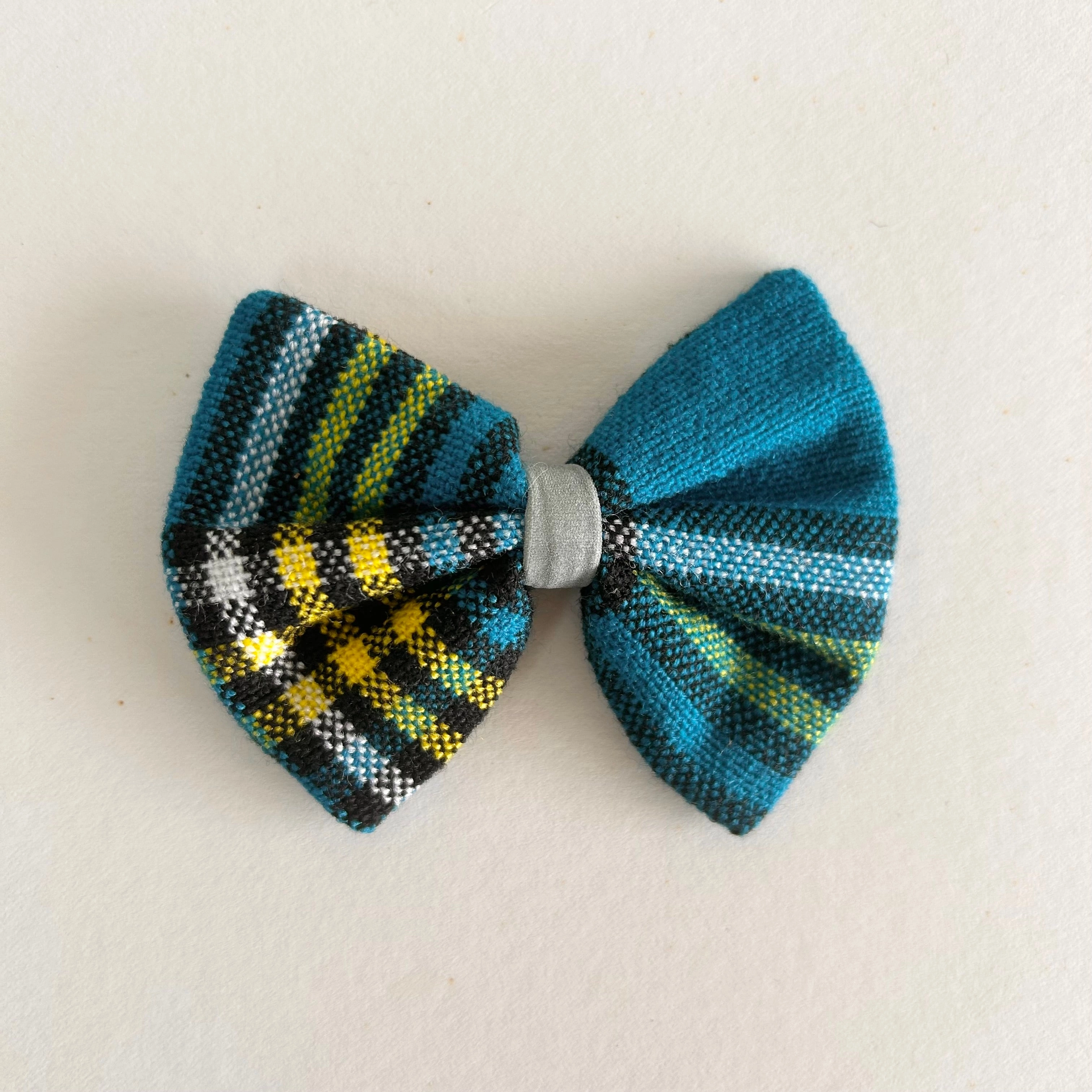 Hiro Wolf Dog Bow Tie: Shuka Blue