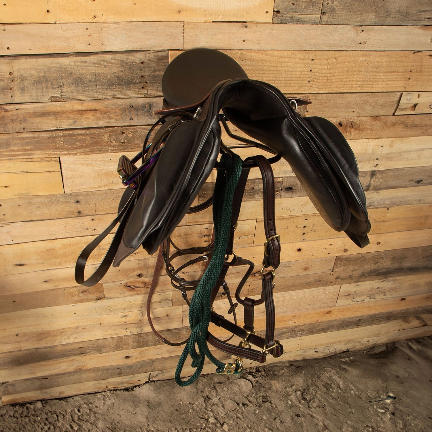 Jeffers Wall Mount English Saddle Rack with Tack Hook